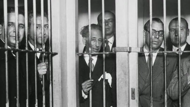 Batet /a la derecha) en 1935 durante la toma de posesión del nuevo gobernador general de Cataluña