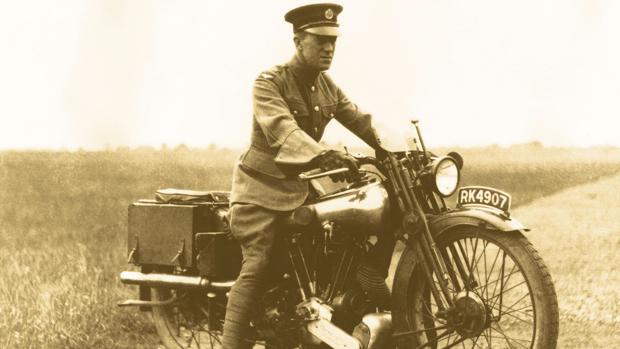 La trágica muerte de Lawrence de Arabia impulsó la creación del casco de motocicleta