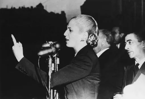 Eva Perón da un discurso en la Casa Rosada