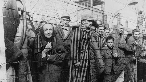 La masacre secreta de soviéticos con la los iniciaron el holocausto judío Auschwitz