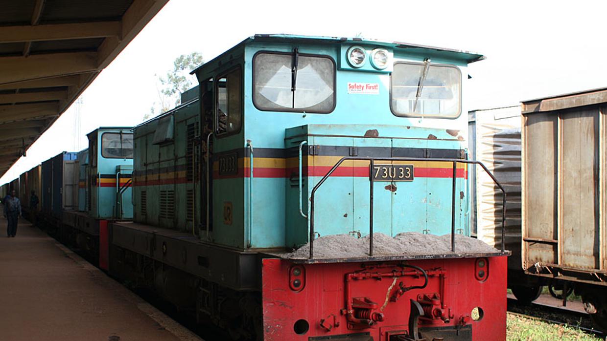 Locomotora en la estación de Kampala, Uganda
