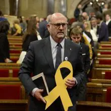 El diputado catalán Eduard Pujol con un lazo amarillo