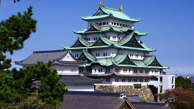 Resurge de sus cenizas un espectacular palacio japonés que EE.UU destruyó en la Segunda Guerra Mundial