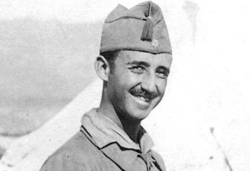 Un joven Francisco Franco durante su etapa en África