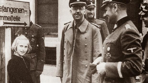 La visita de ABC al «infierno» nazi de Dachau en 1945: «El niño me señaló, riéndose, un cadáver reciente»