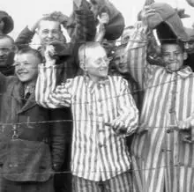 Presos de Dachau el día de la liberación, en 1945