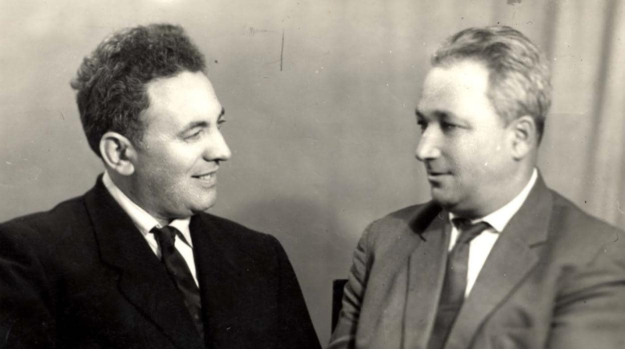 Semion Rosenfeld (izda) el último superviviente de Sobibor, junto a Alexander Pechersky en una imagen de archivo