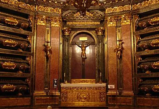Cámara sepulcral y altar del Panteón de Reyes