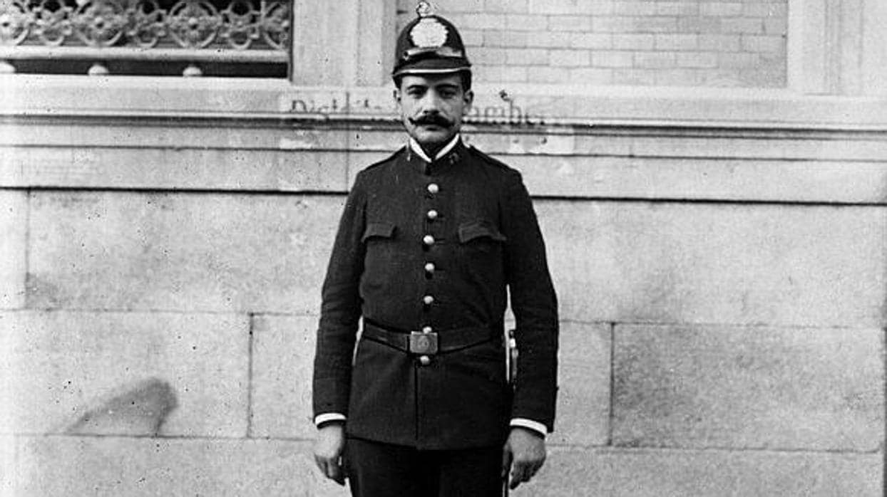 Retrato de un policía español realizado en 1912