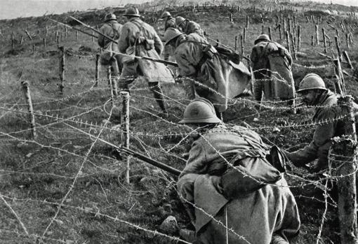 Ofensiva en Verdun. Soldados franceses en una trinchera en 1916