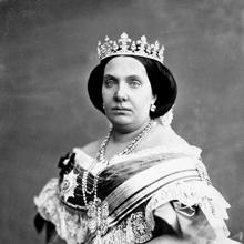 Fotografiada de Isabel II, por J. Laurent hacia 1860.