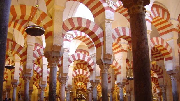 La monumental (y olvidada) biblioteca de Córdoba que arrasaron los musulmanes radicales en la Edad Media
