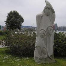 Estatua en honor de Isabel Zendal