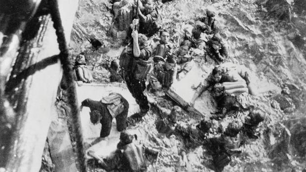 La odisea del crucero español en el rescate de 2.000 marinos nazis flotando en el Atlántico durante la IIGM
