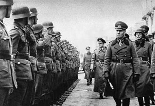 Rommel pasa revista a las tropas