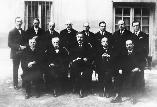 El físico visitó en Madrid la Universidad Central.