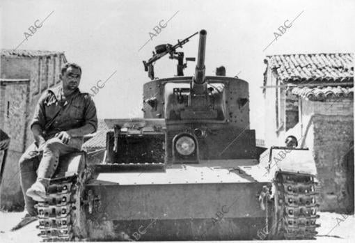 Carro de combate de Fabricacion Sovietica capturado por el bando nacional