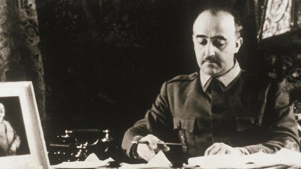 Así se enseñaba el Alzamiento a los niños en la dictadura de Franco: «Querían salvar España»