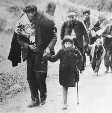 Refugiados españoles huyen a Francia tras la victoria de Franco