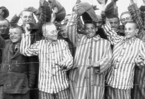Abril de 1945. Liberación de prisioneros en el campo de Dachau.