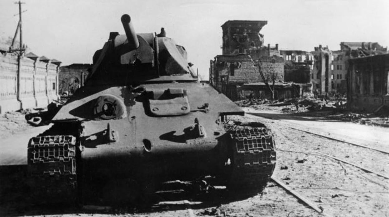 Carro de combate T34 en las cercanías de Stalingrado