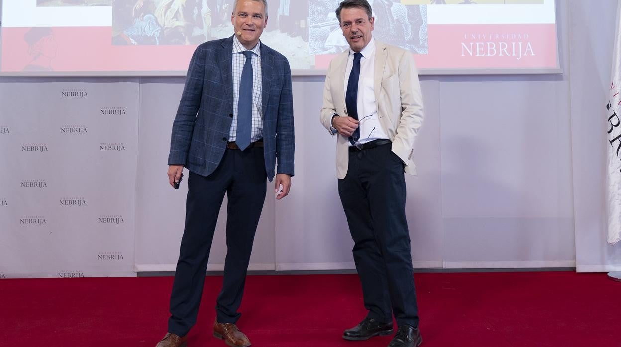 Pablo Álvarez de Toledo, director del Departamento de Artes, junto a Augusto Ferrer-Dalmau