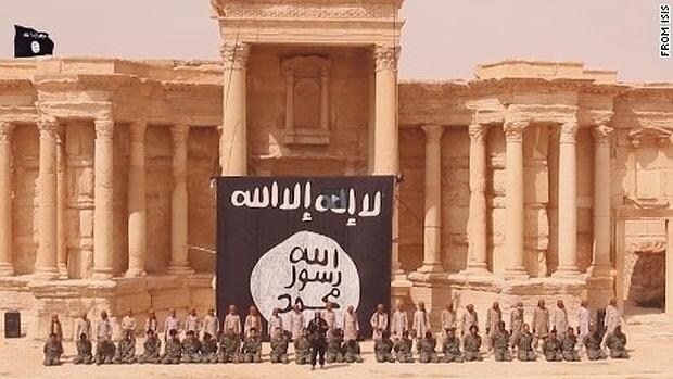 Captura de unos de los vídesos de EI antes de realizar una ejecución en Palmira
