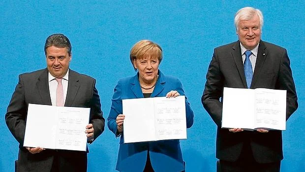 La coalición de Gobierno: Gabriel (izquierda) Merkel y Seehofer