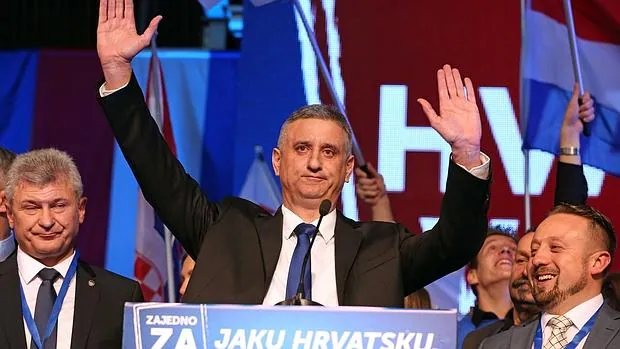 Tomislav Karamarko, líder de «Coalición patriótica», celebra su triunfo en las elecciones croatas