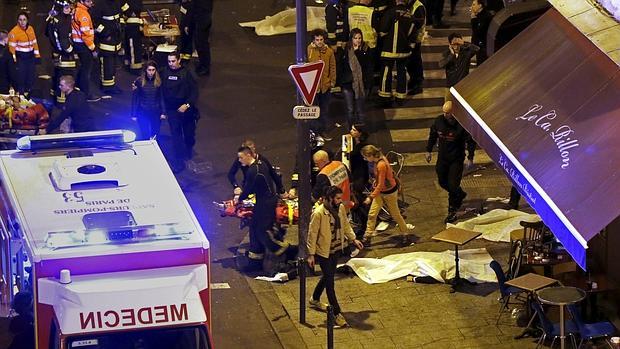 Los seis atentados en Paris dejan al menos 129 muertos