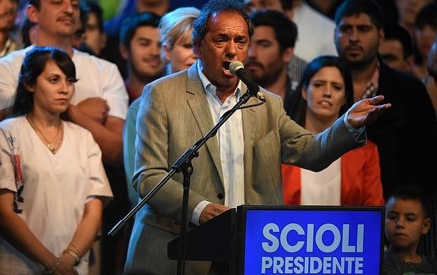 El candidato a presidente del Frente para la Victoria, Daniel Scioli