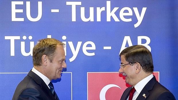 La UE ofrece «inicialmente» 3.000 millones en ayudas para los refugiados