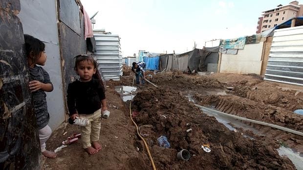 Niños desplazados iraquíes en Erbil que con sus familias huyeron de Mosul a la llegada de Daesh