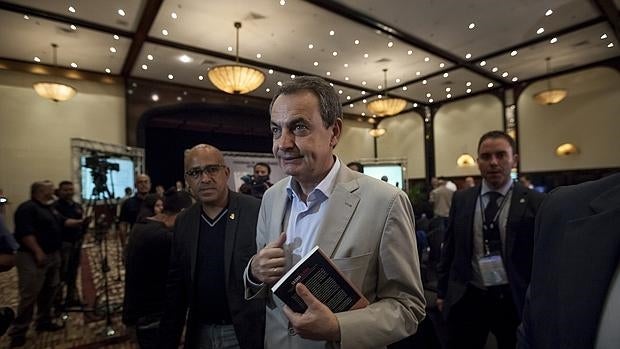 Zapatero, en un evento en Caracas, donde permanecerá hasta el próximo 8 de diciembre