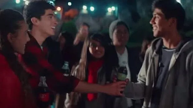 Captura de pantalla del comercial de Coca Cola