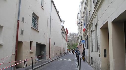 Imagen del callejón lateral por donde escaparon varios supervivientes de la sala Bataclan