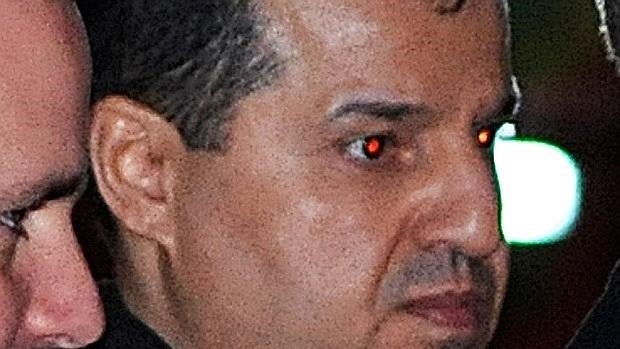 Absuelven a un millonario saudí acusado de violación por «caerse con el pene fuera» sobre su víctima