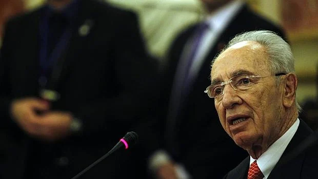 El expresidente israelí Simon Peres, intervenido de urgencia de corazón