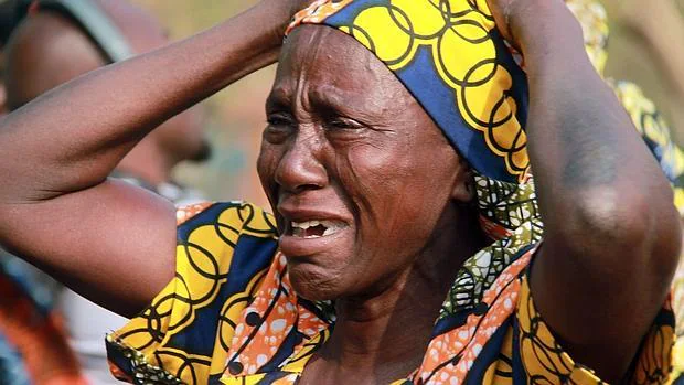 Una mujer se la menta del secuestro de su hija por Boko Haram