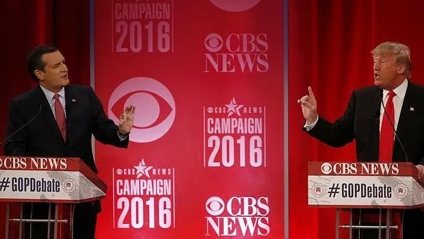 Ted Cruz (i) y Donald Trump durante un debate el pasado fin de semana en Greenville, Carolina del Sur