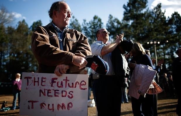 «¡Trump, construye el muro!»