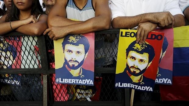 Manifestantes piden la liberación de Leopoldo López, en Caracas