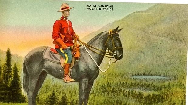 Antigua postal de 1917 con dibujo de un RCMP de la época