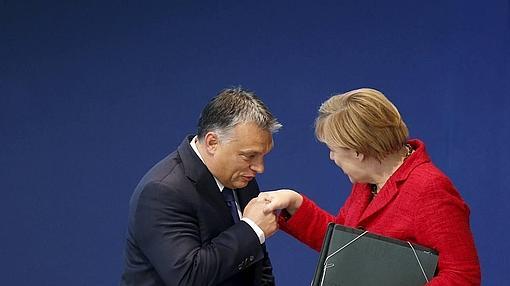 Viktor Orbán y Angela Merkel