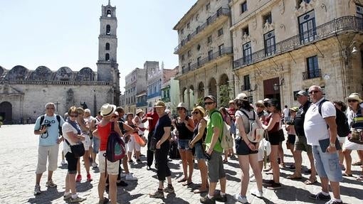 Un grupo de turistas en La Habana Vieja, pocos días antes de la llegada del presidente de EE.UU. a Cuba