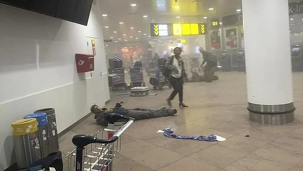Imagen del aeropuerto de Bruselas, poco después de los atentados