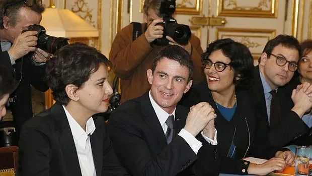 Valls promete un subsidio a los jóvenes en paro tras las protestas estudiantiles