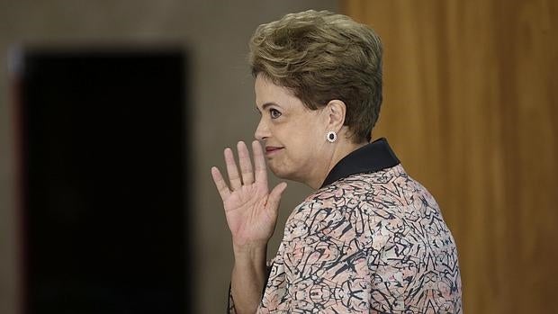 Rousseff asegura que luchará por la Presidencia «en todas las trincheras»