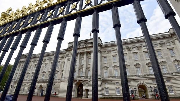 Un detenido por saltar el muro de Buckingham tenía antecedentes por asesinato