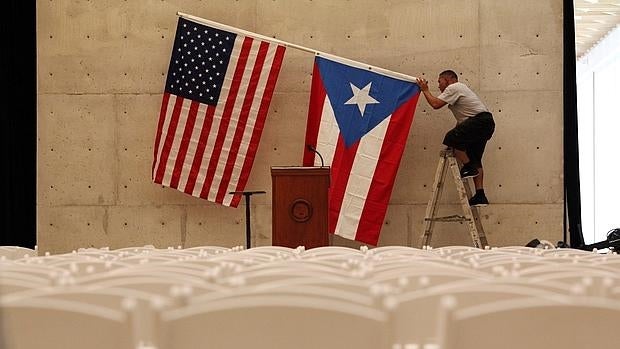 Puerto Rico cederá poder para salir del caos financiero